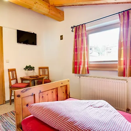 Landhaus Rieder ניוסטיפט אים סטובאיטל